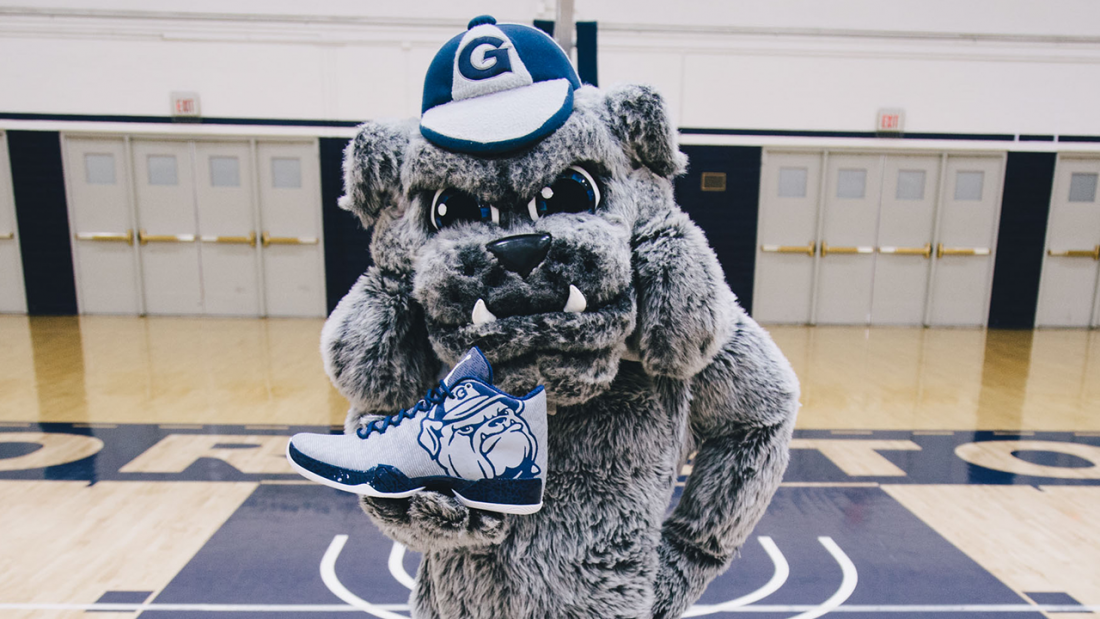 La Jordan XX9 “Georgetown Home” PE brandie par la mascotte des Georgetown Hoya